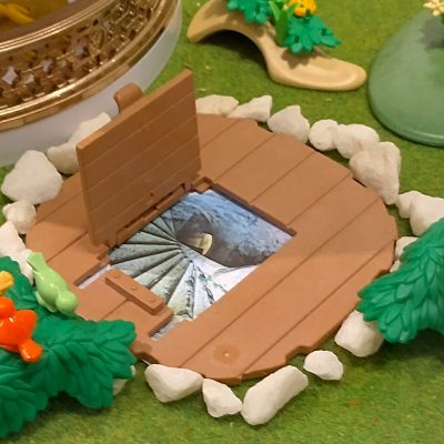 Die Falltüre zur Höhle