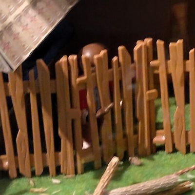 Hänsel hält den dünnen Ast heraus