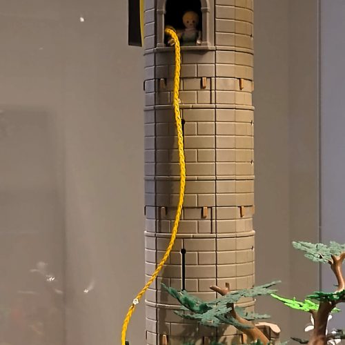 ...dann fielen die Haare zwanzig Ellen tief herunter...